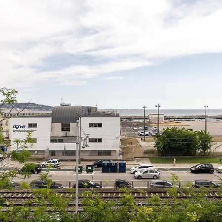 Whome Riverview By Premium 아파트 *